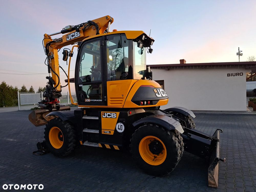 JCB HD110 ROTOTILT ze szczypcami HYDRADIG 110W - 4