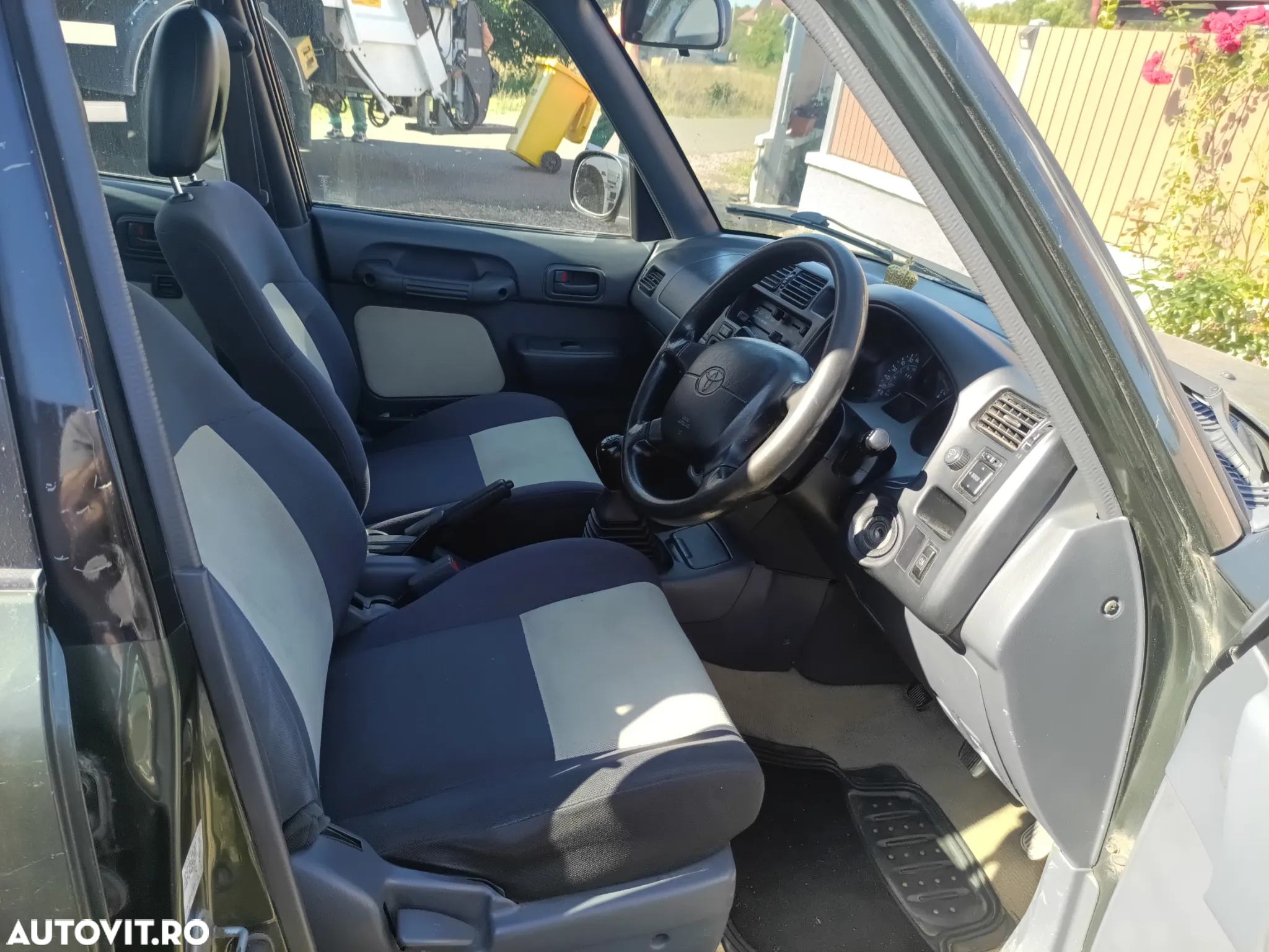 Toyota RAV4 - 9
