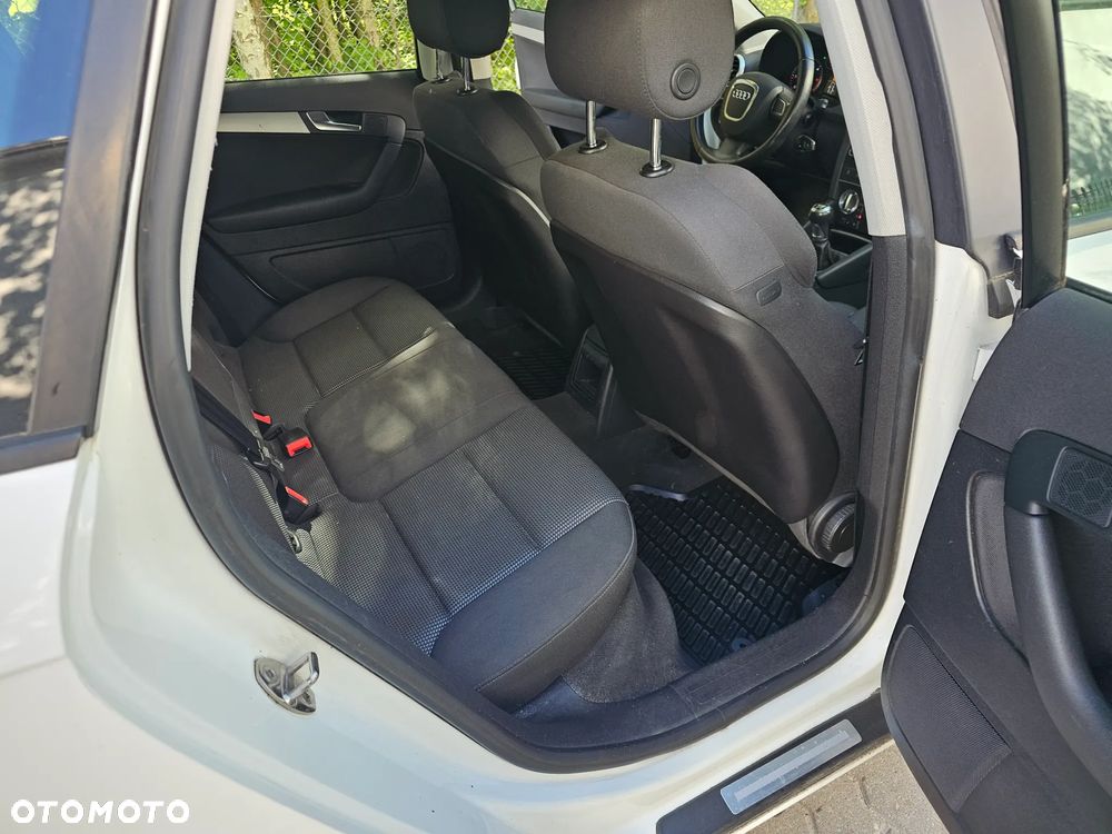 Audi A3 Sportback 2.0 TDI DPF Ambiente - 13