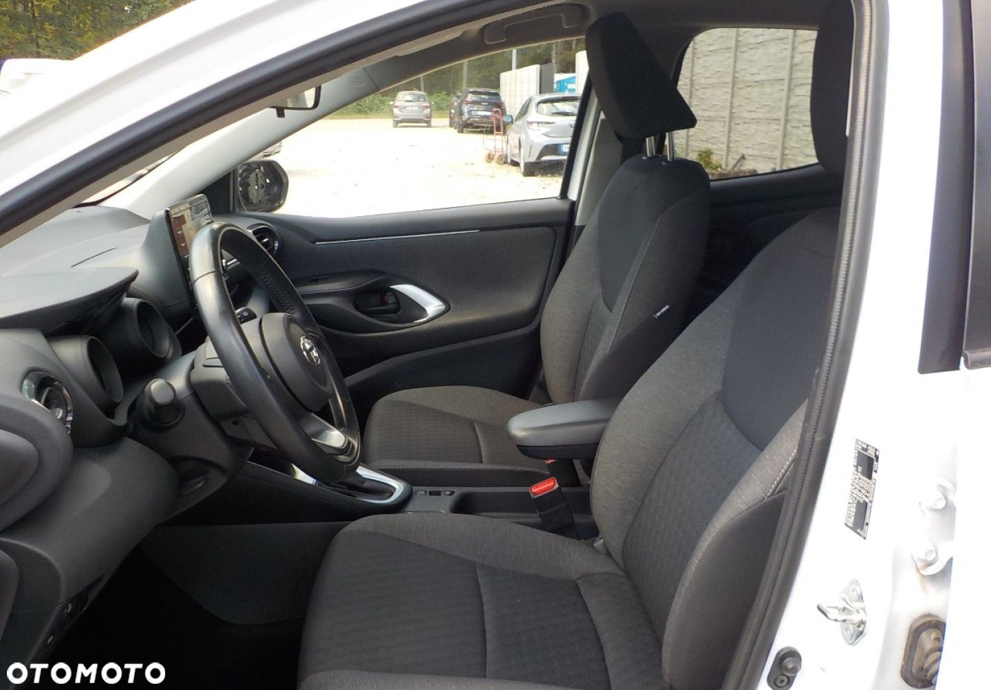 Toyota Yaris - 25