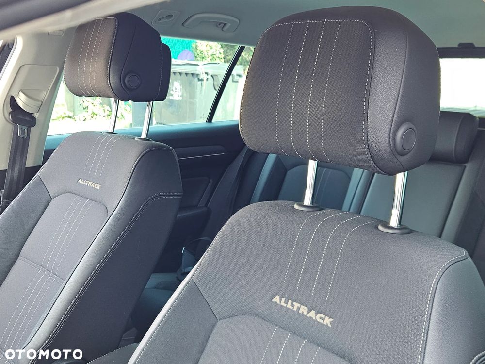 Volkswagen Passat Variant 2.0 TDI SCR 4Motion DSG Highline - 16