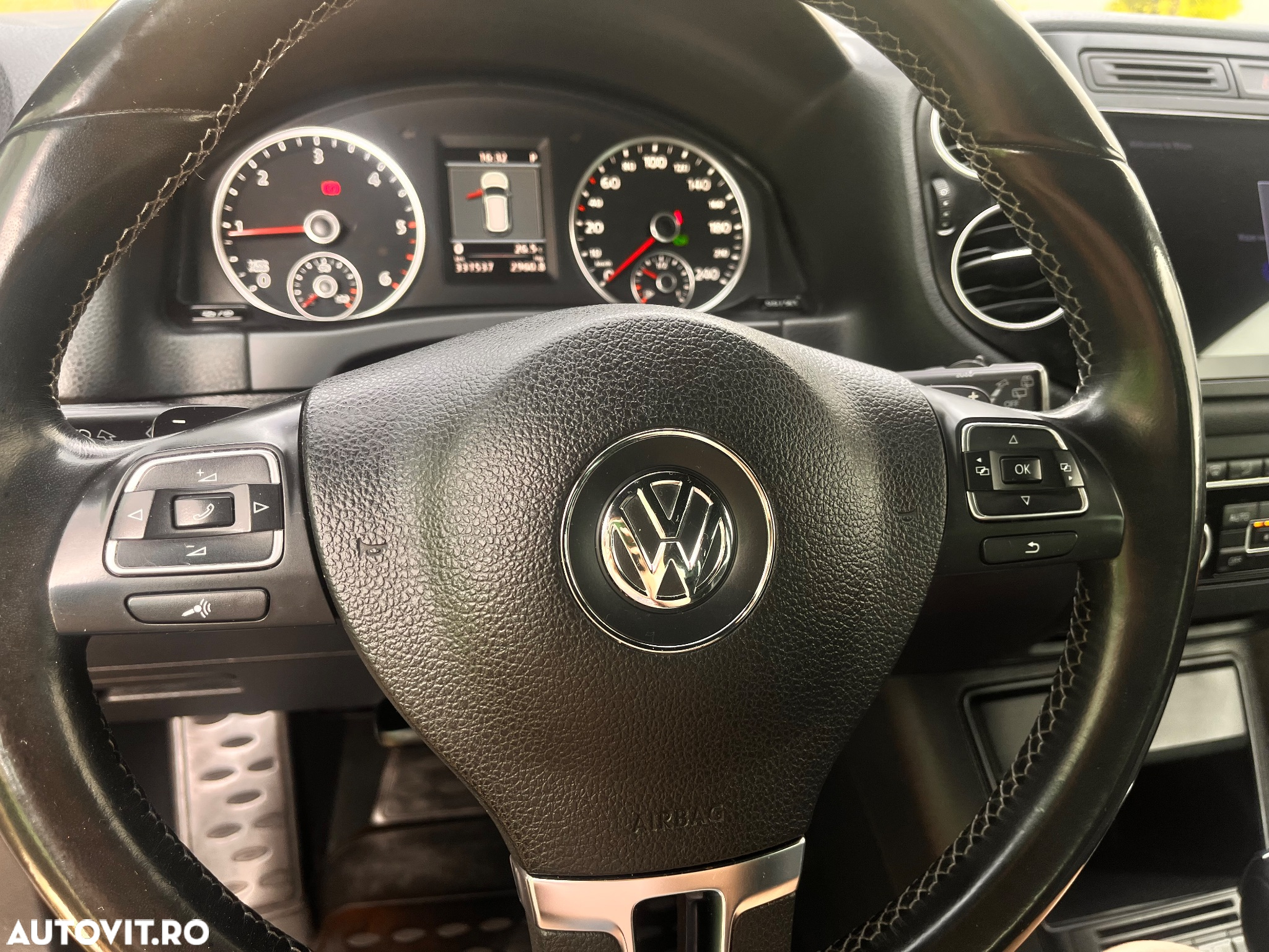 Volkswagen Tiguan 2.0 TDI 4Motion DSG Sport & Style - 11