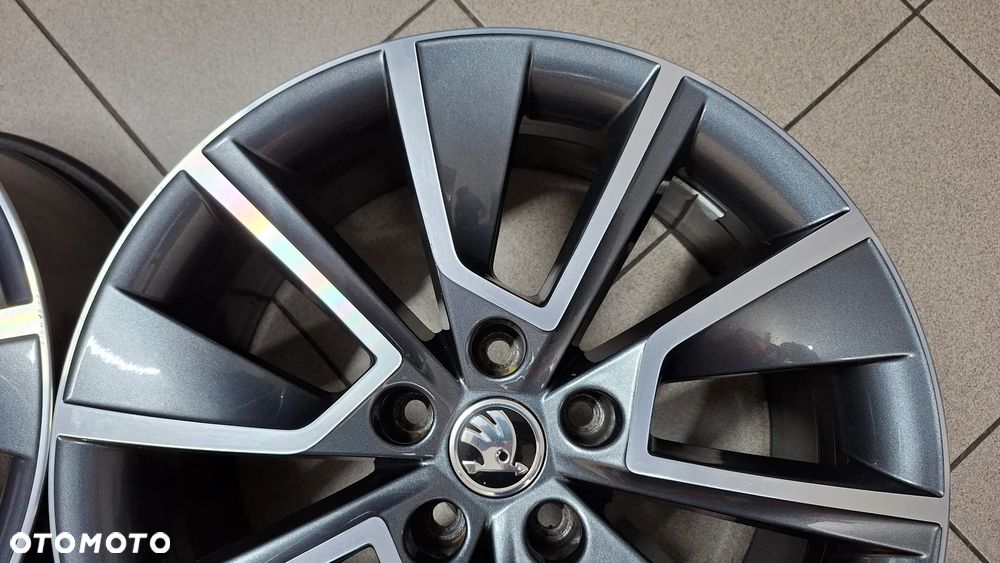 Felgi Aluminiowe 18 Skoda Octavia III 5x112 ET 43 Braga - 10