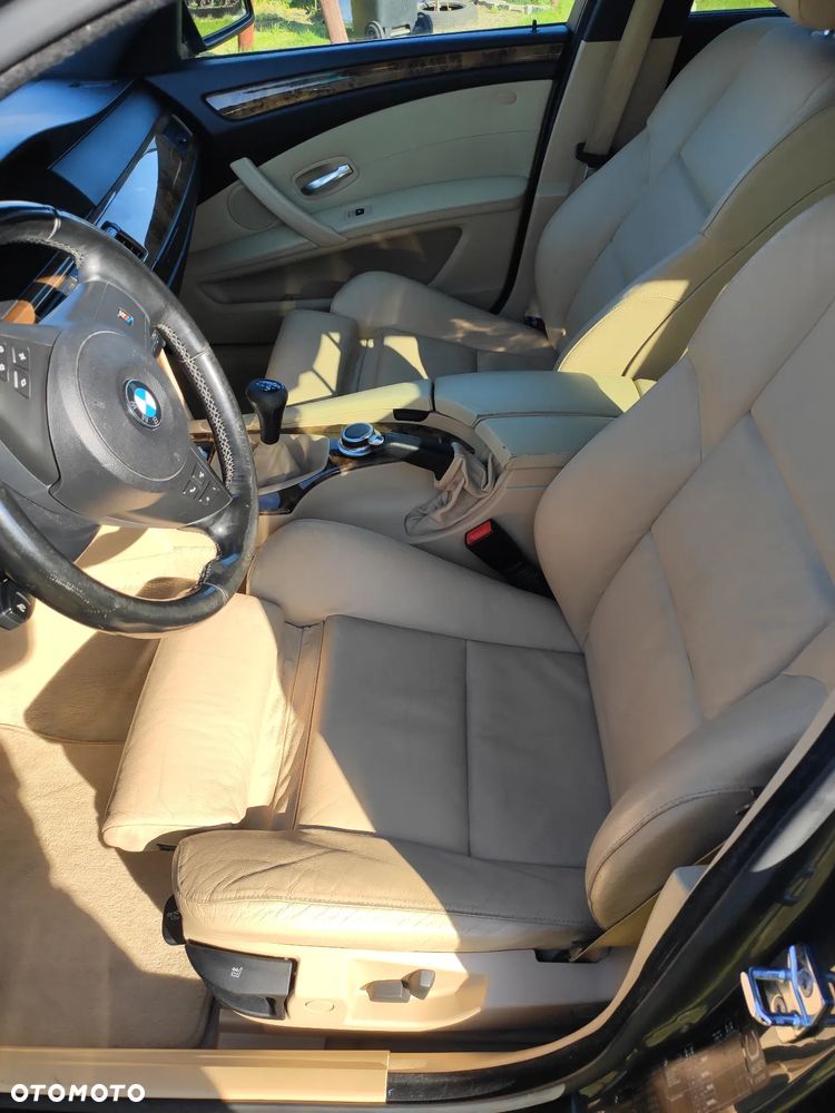 BMW Seria 5 530xi Touring Edition Exclusive - 12