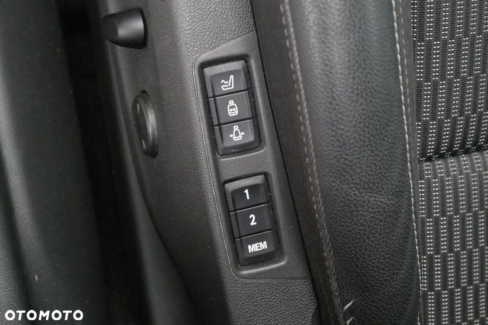Opel Insignia - 29