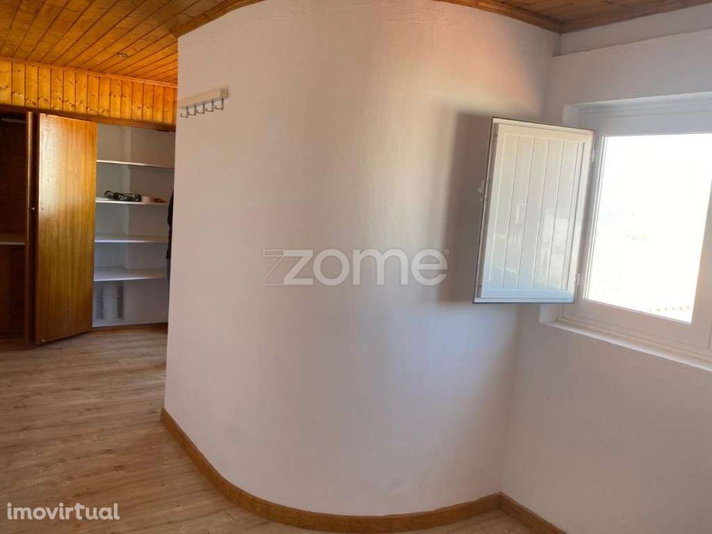 Moradia com 2 quartos para arrendamento na Praia das Maçãs - Grande imagem: 3/13