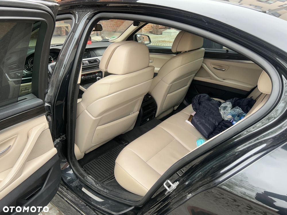 BMW Seria 5 535d xDrive - 14