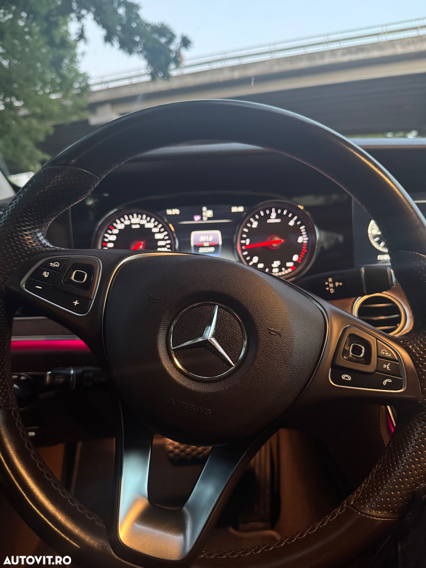 Mercedes-Benz E 220 d Aut. - 11