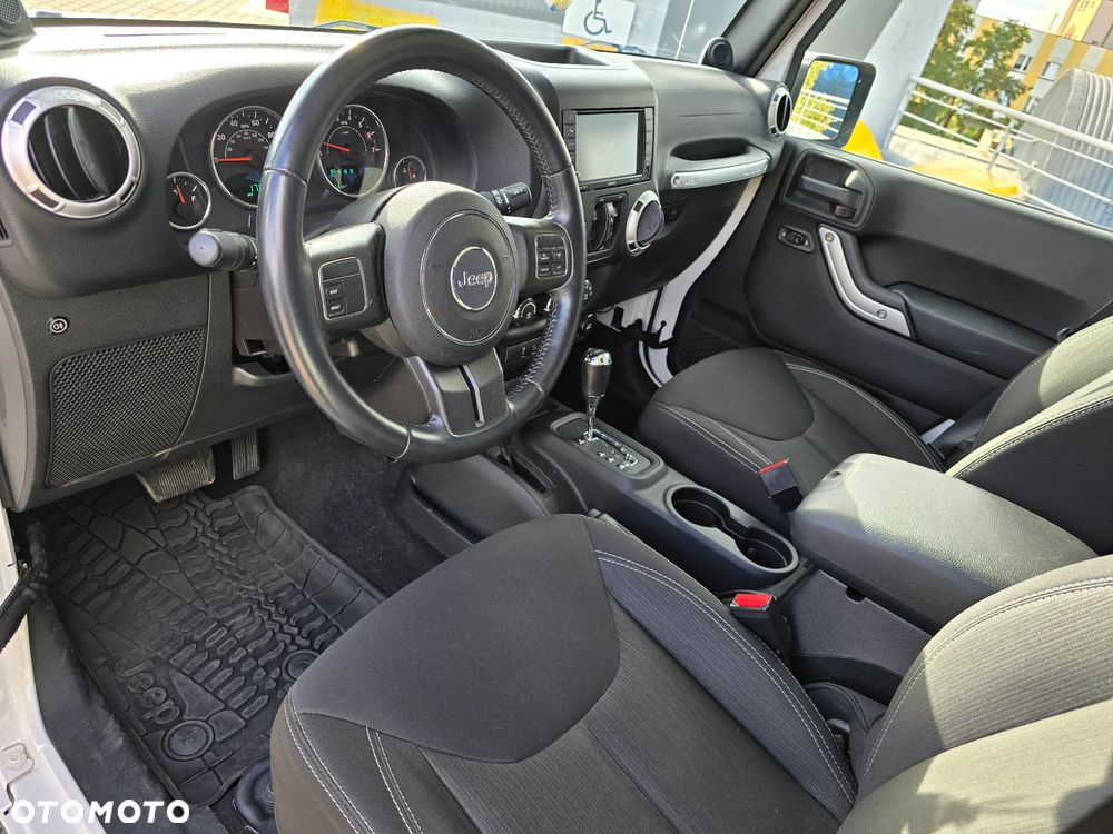 Jeep Wrangler 3.6 Unlim Sahara - 14
