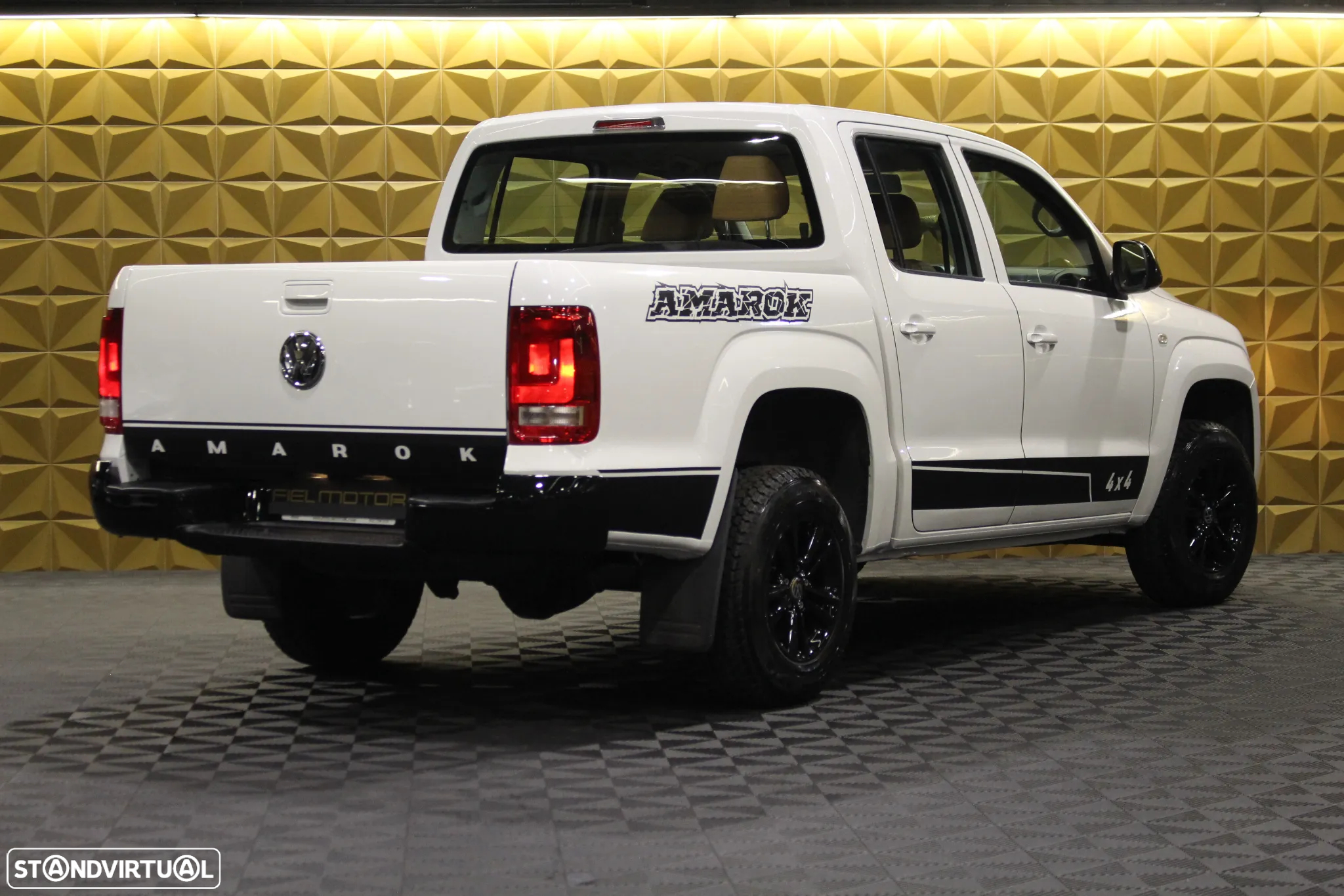 VW Amarok 2.0 TDi CD Extra AC Plus CM 4Motion - 11