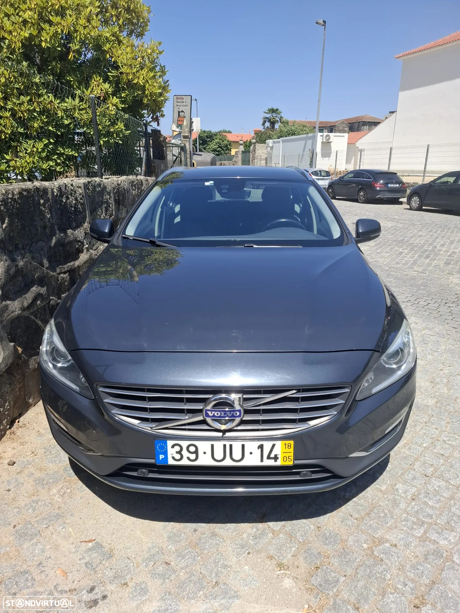 Volvo V60 2.4 D6 Momentum AWD Phev - 6
