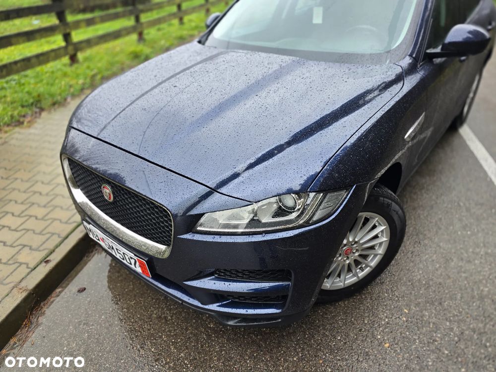 Jaguar F-Pace 2.0 i4D AWD Pure - 36