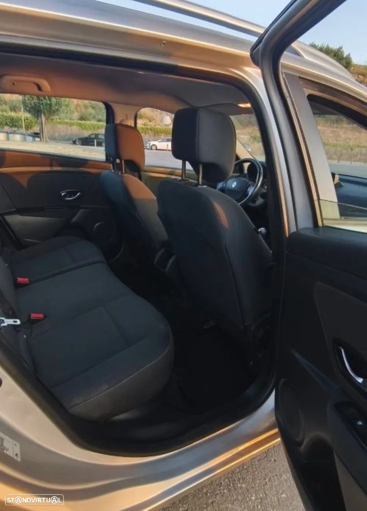Renault Mégane Sport Tourer 1.5 dCi Dynamique - 8