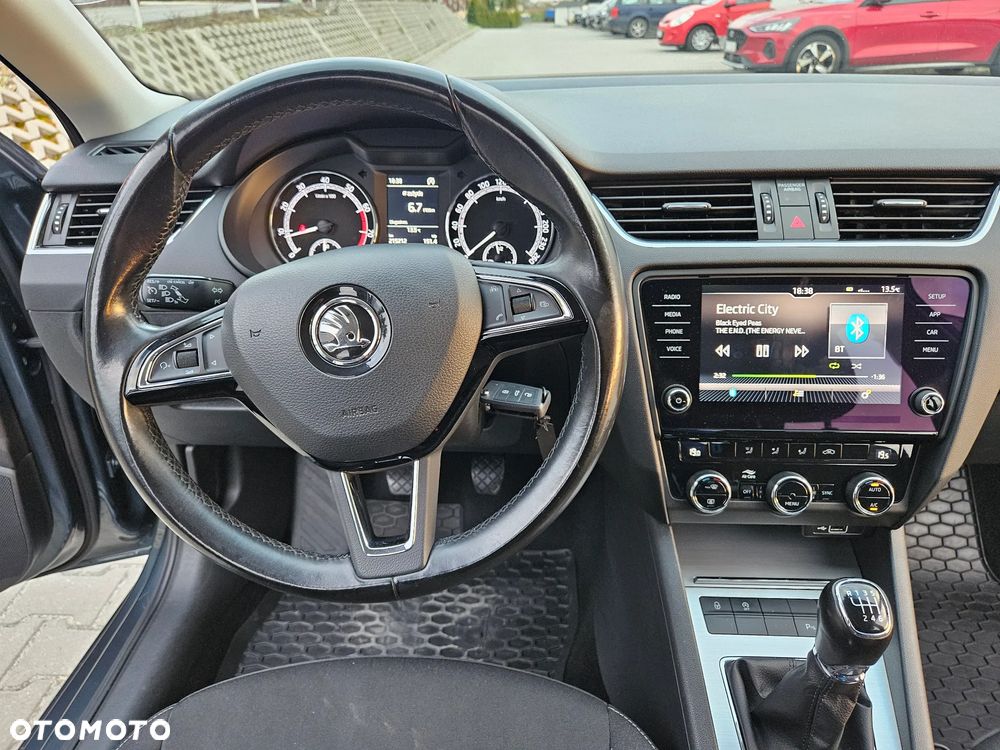 Skoda Octavia 1.4 TSI Ambition - 10