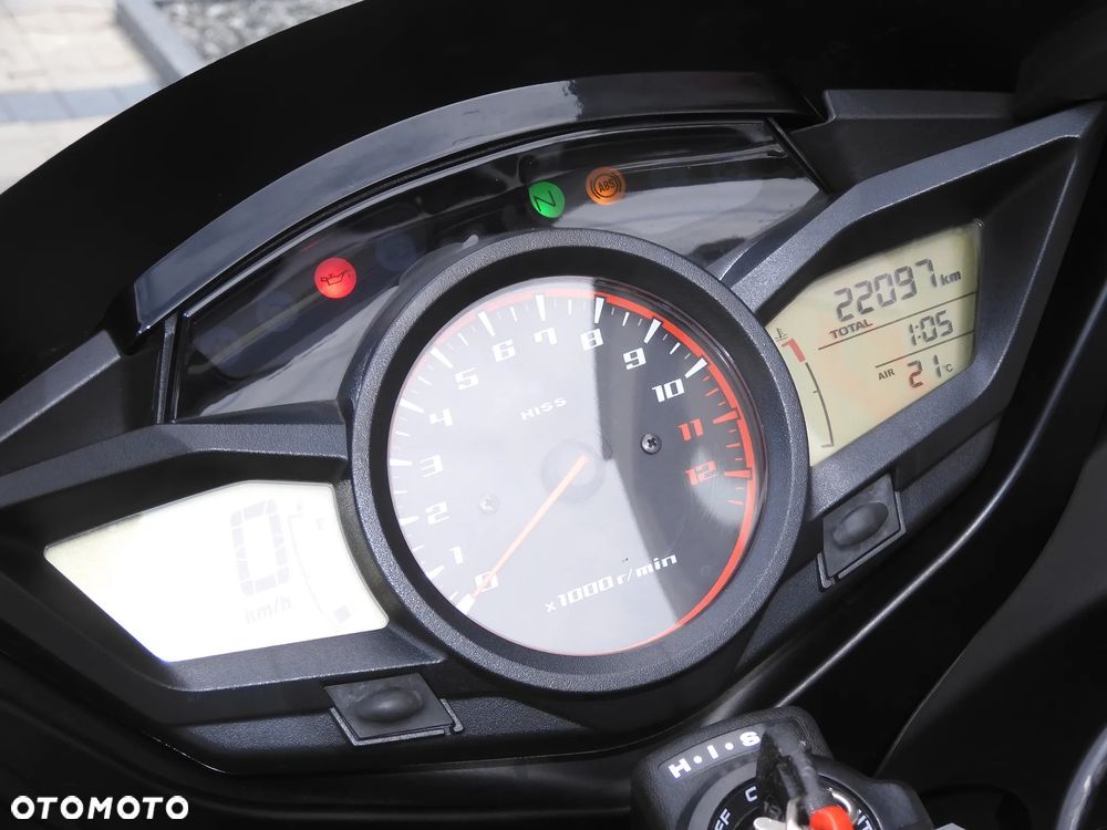 Honda VFR - 28