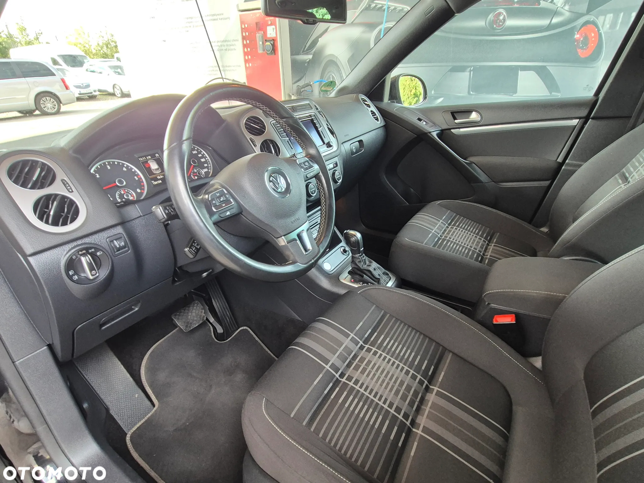 Volkswagen Tiguan 2.0 TDI SCR 4MOTION BlueMotion Technology DSG Lounge Sport & Style - 26