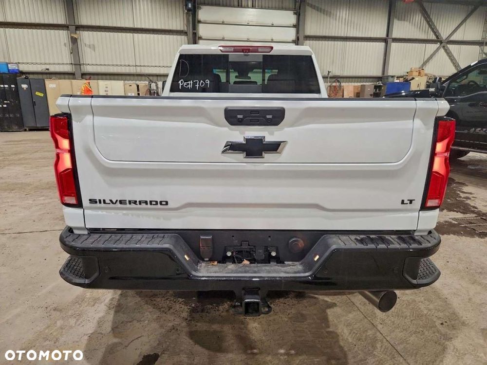 Chevrolet Silverado - 8