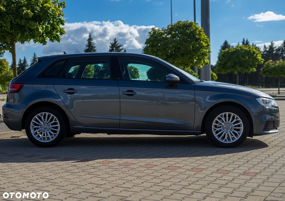 Audi A3 Sportback 1.6 TDI S tronic - 10