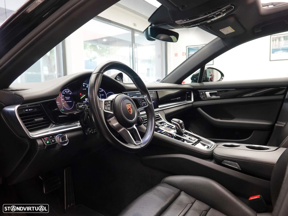 Porsche Panamera 4 E-Hybrid - 23