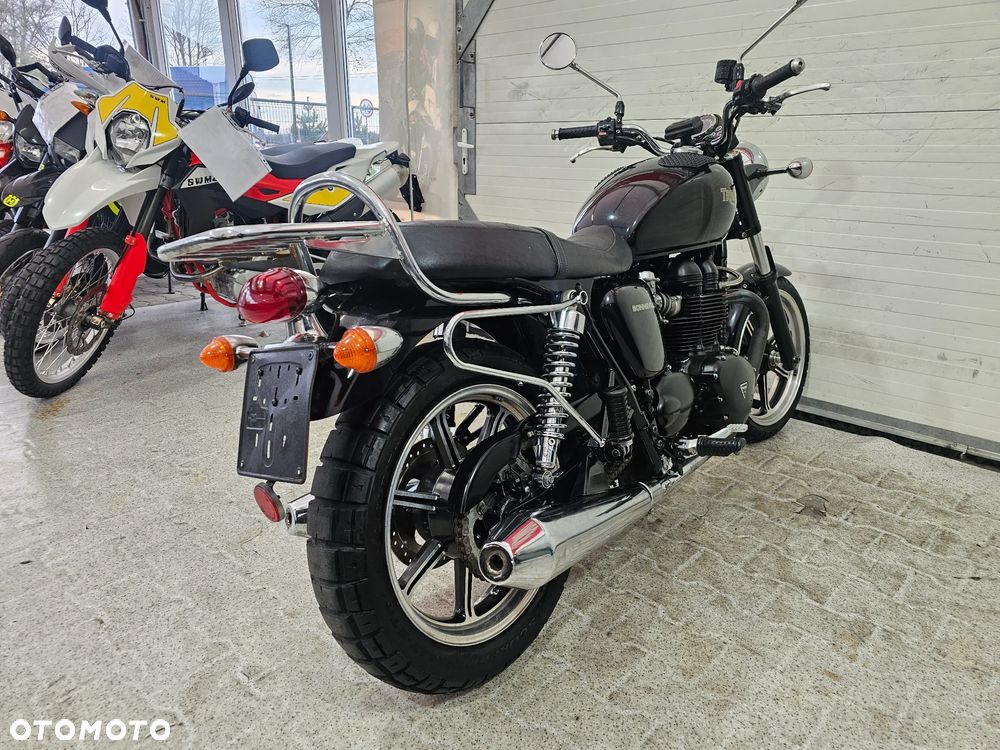 Triumph Bonneville - 19