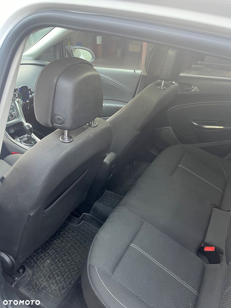 Opel Astra 1.6 Turbo Edition - 12