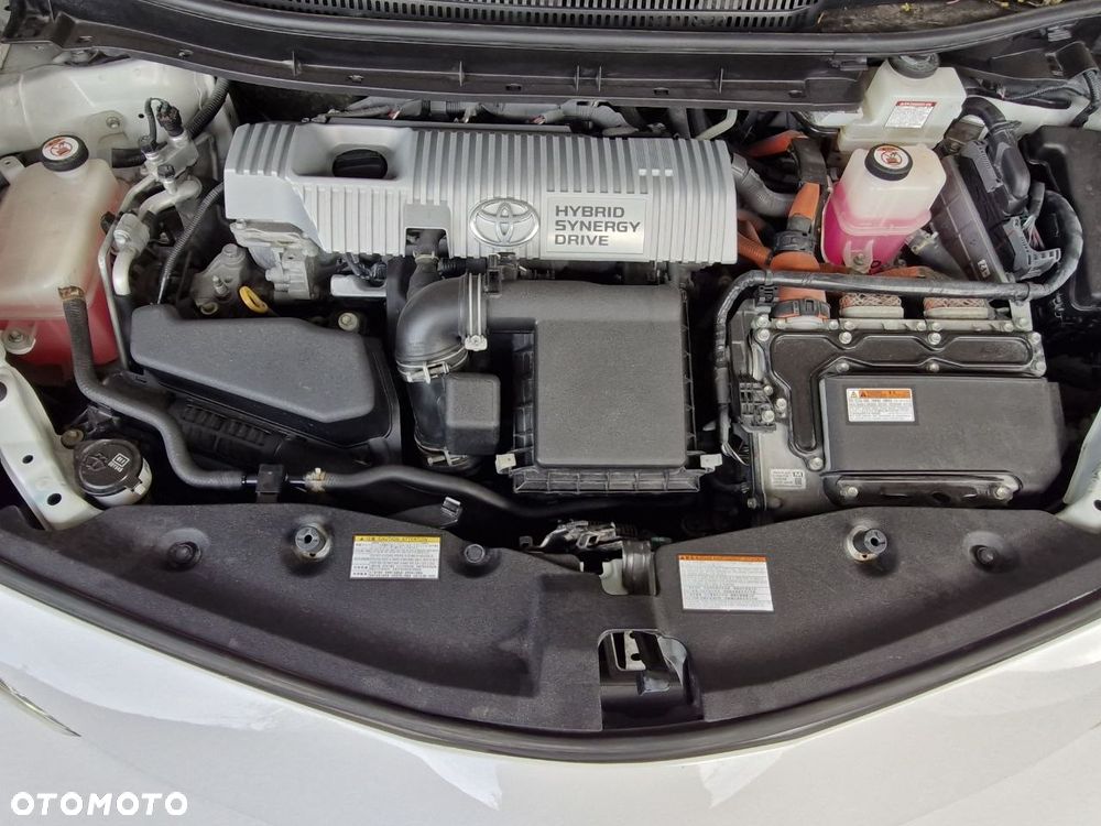 Toyota Prius+ (Hybrid) - 16