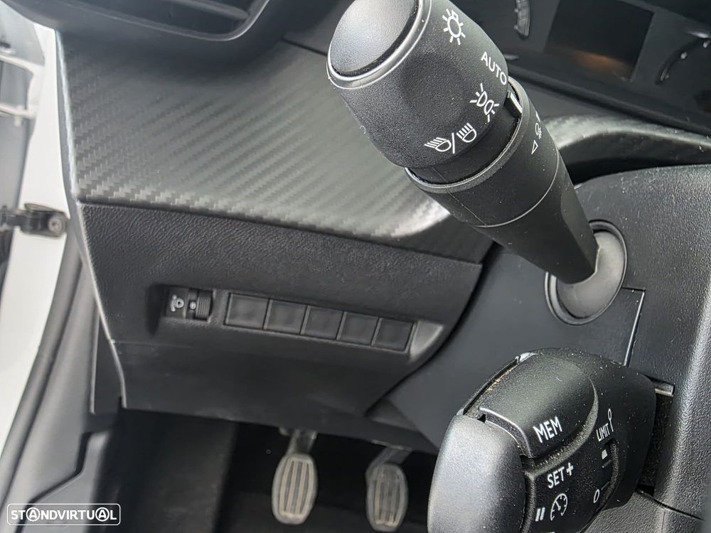 Peugeot 208 1.2 PureTech Active - 14