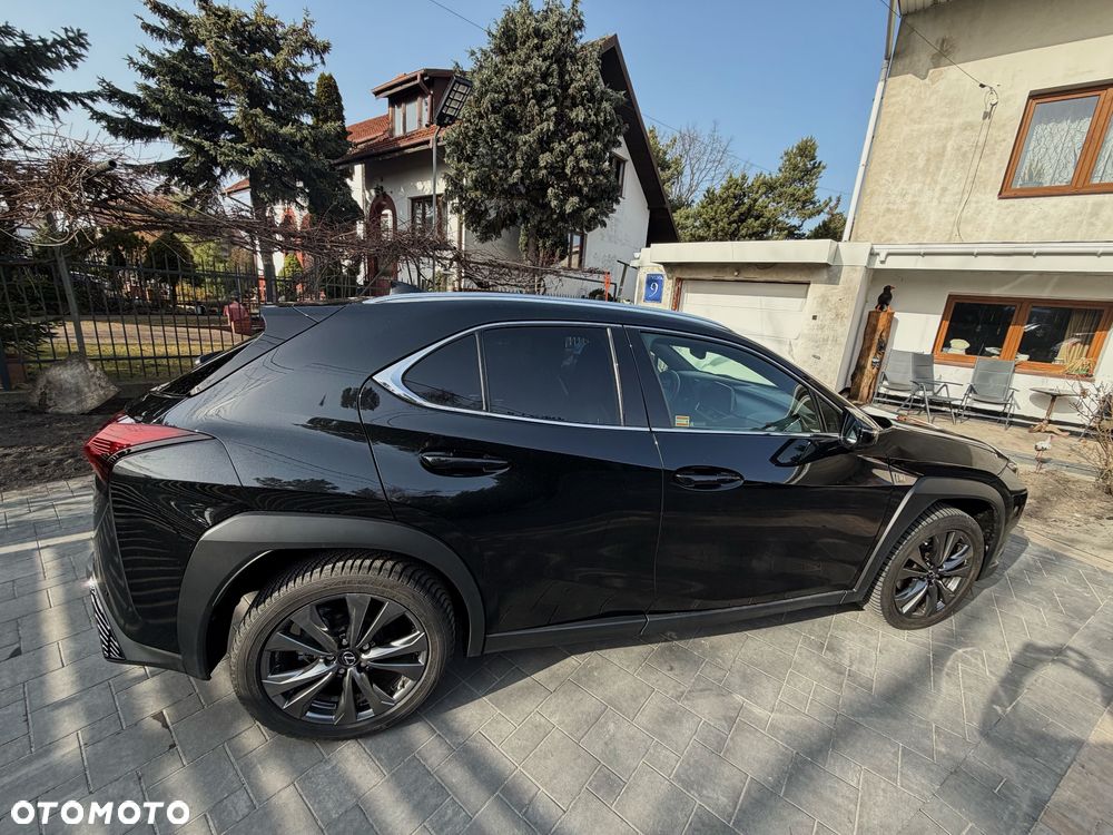 Lexus UX 250h F Sport 2WD - 3
