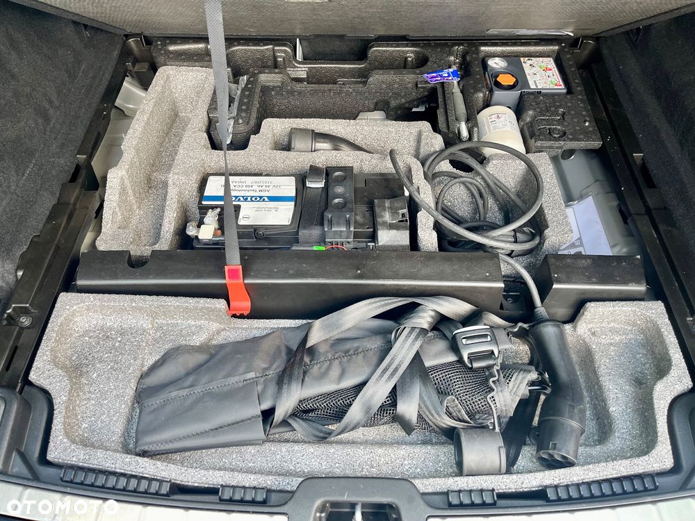 Volvo XC 60 T6 Plug-In Hybrid AWD Inscription - 31