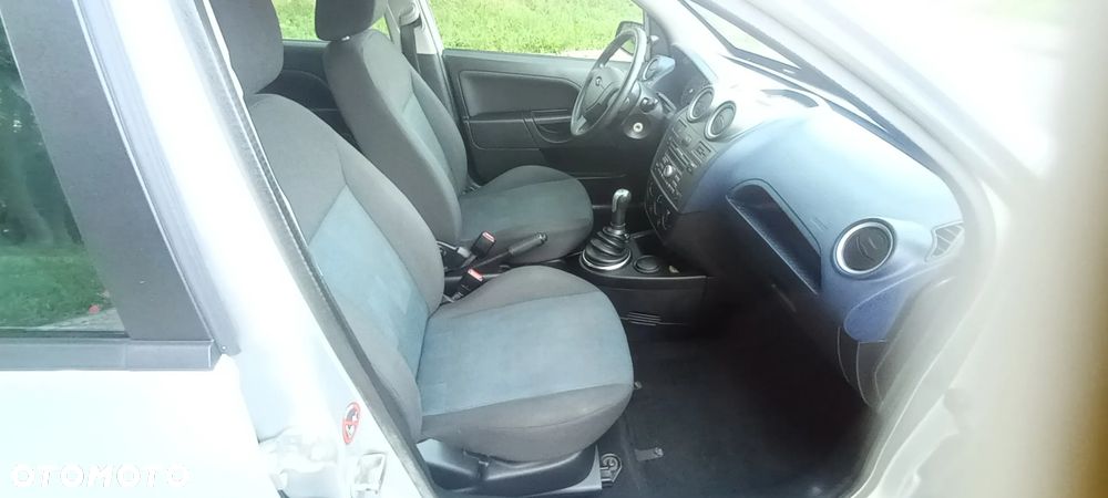 Ford Fiesta - 14