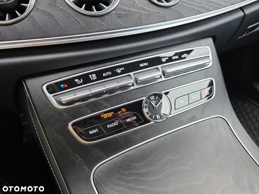 Mercedes-Benz Klasa E 200 4-Matic 9G-TRONIC - 20