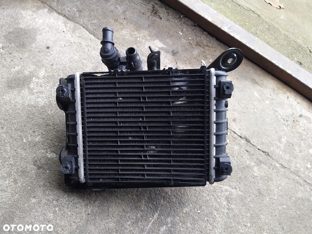 Chłodniczka dodatkowa stelaż VW golf VII 5Q121251 AH - 3