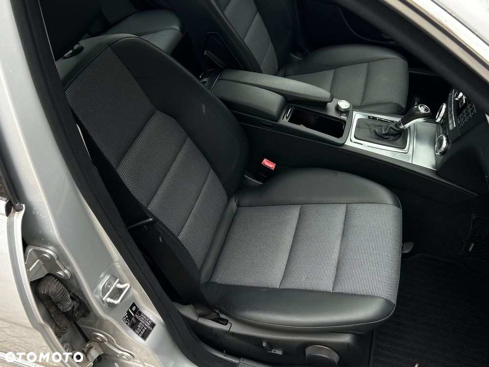 Mercedes-Benz Klasa C 180 BlueEFFICIENCY 7G-TRONIC Avantgarde - 14