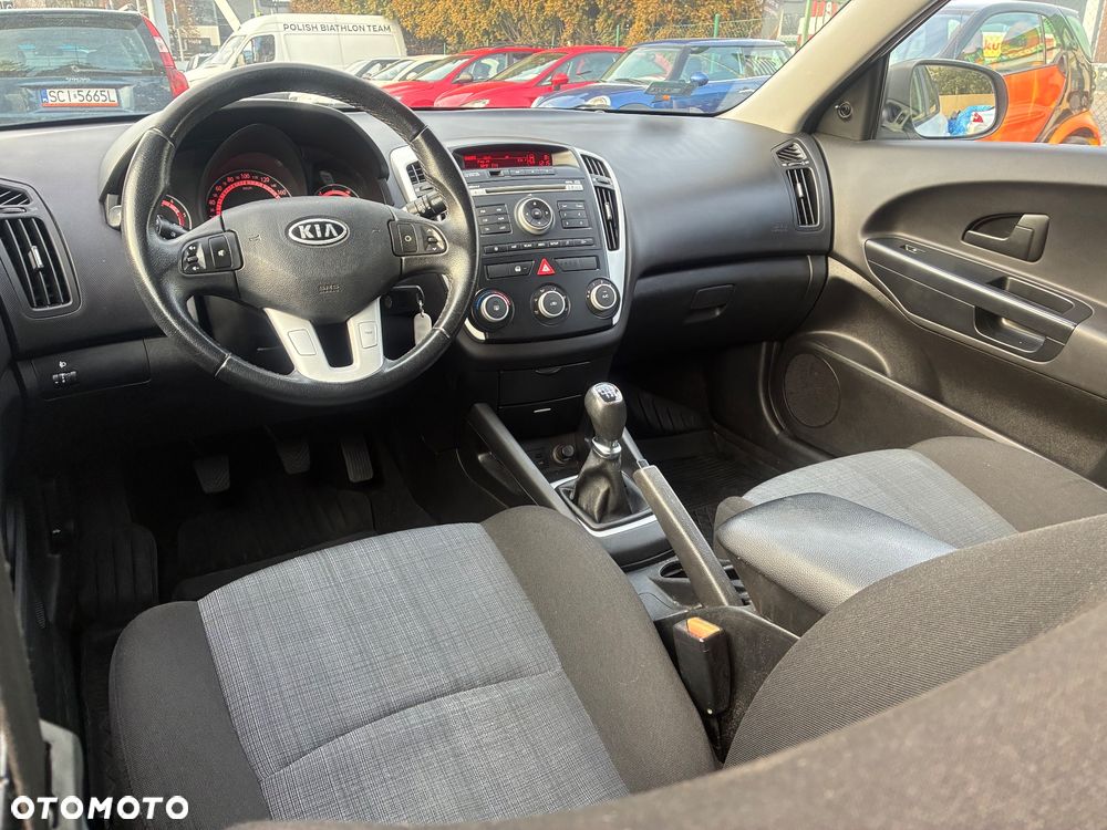 Kia Ceed 1.6 Crdi M - 8