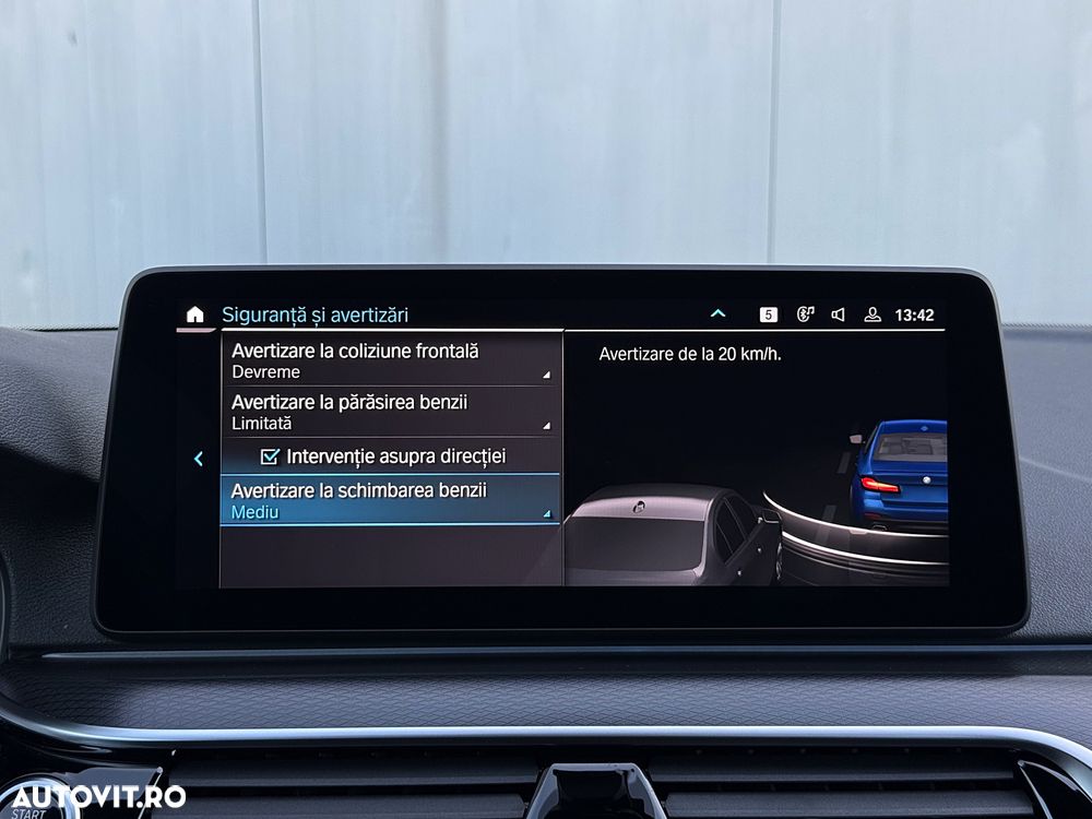 BMW Seria 5 530e Aut. - 37