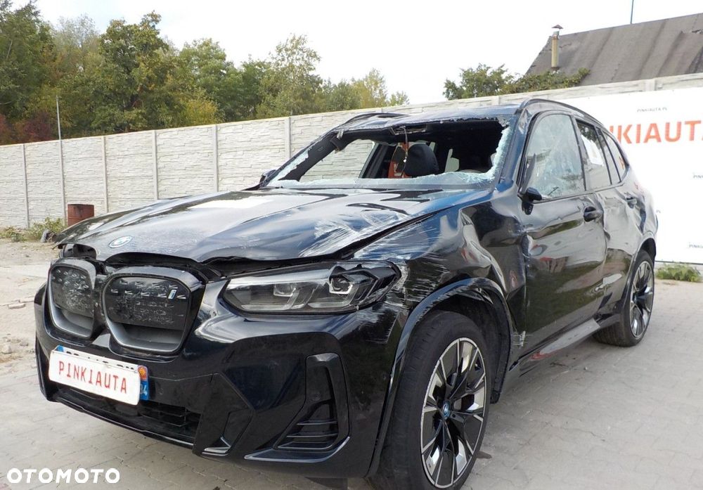 BMW iX3 - 8