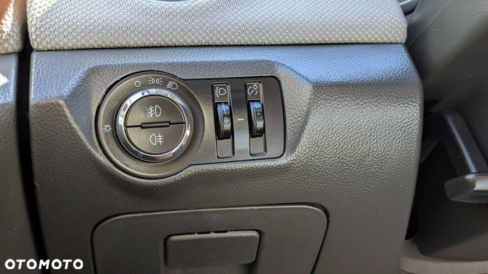 Chevrolet Cruze - 26