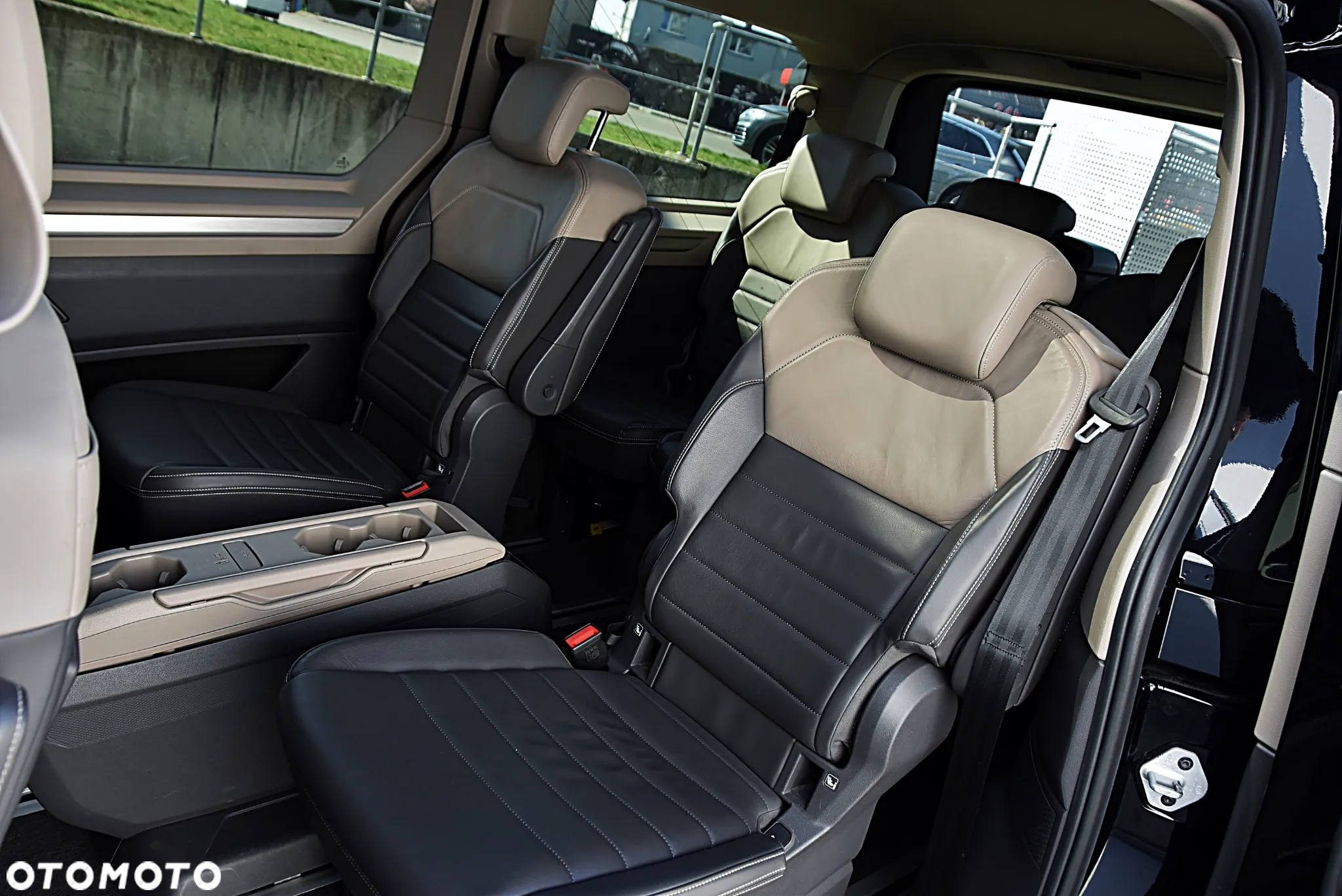 Volkswagen Multivan 2.0 TSI L2 Style DSG - 23