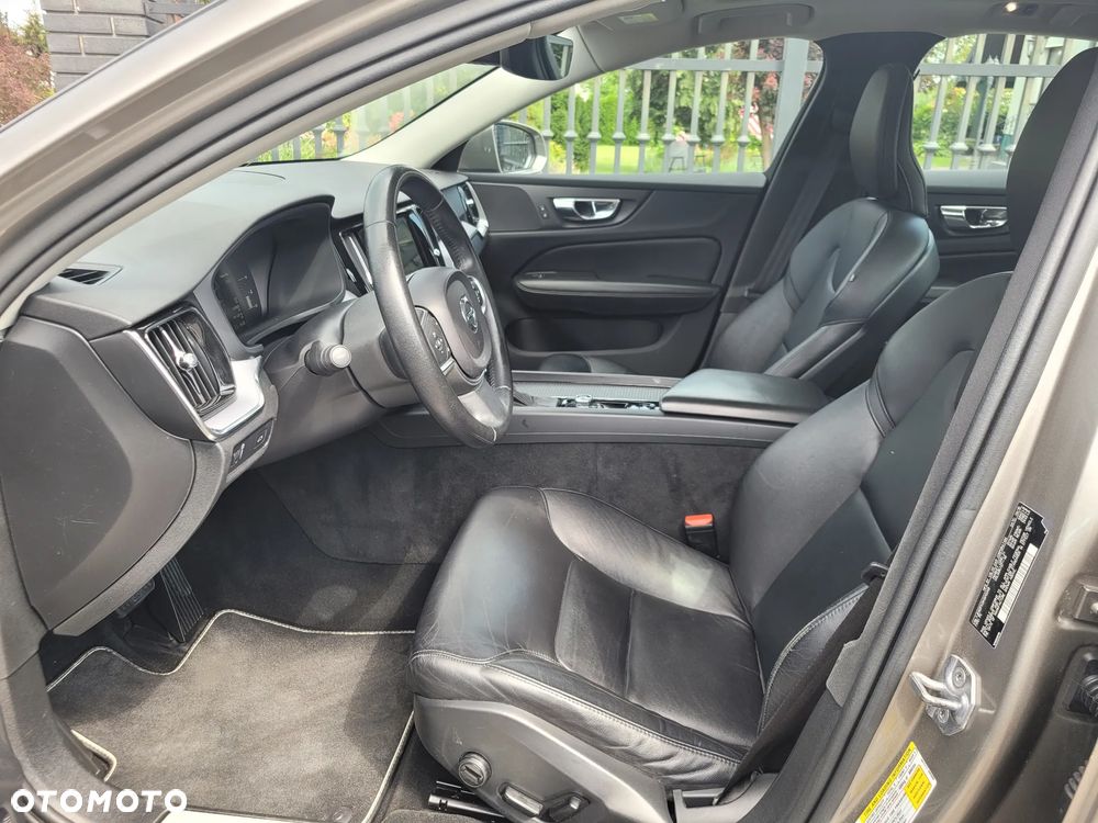 Volvo S60 T5 Momentum Pro - 5