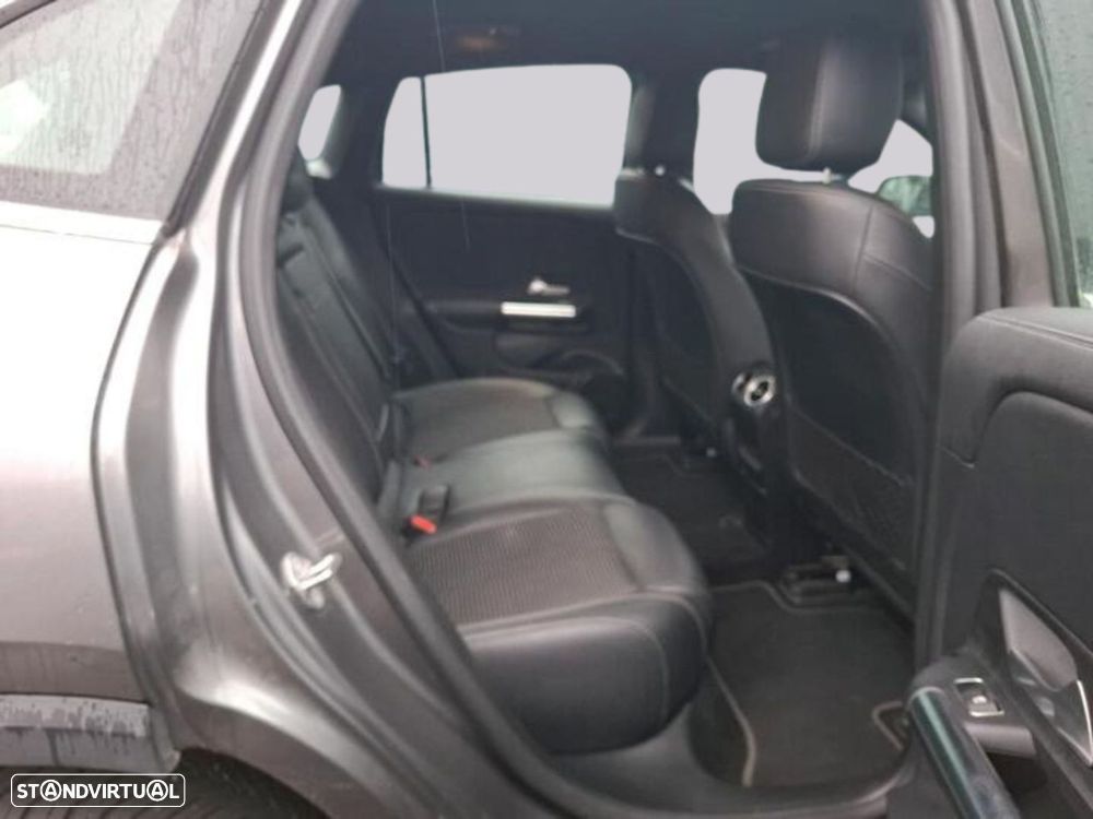 Mercedes-Benz EQA - 8