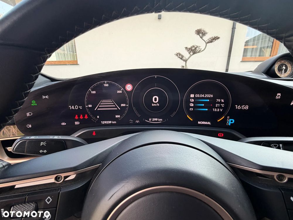 Porsche Taycan 4S - 7