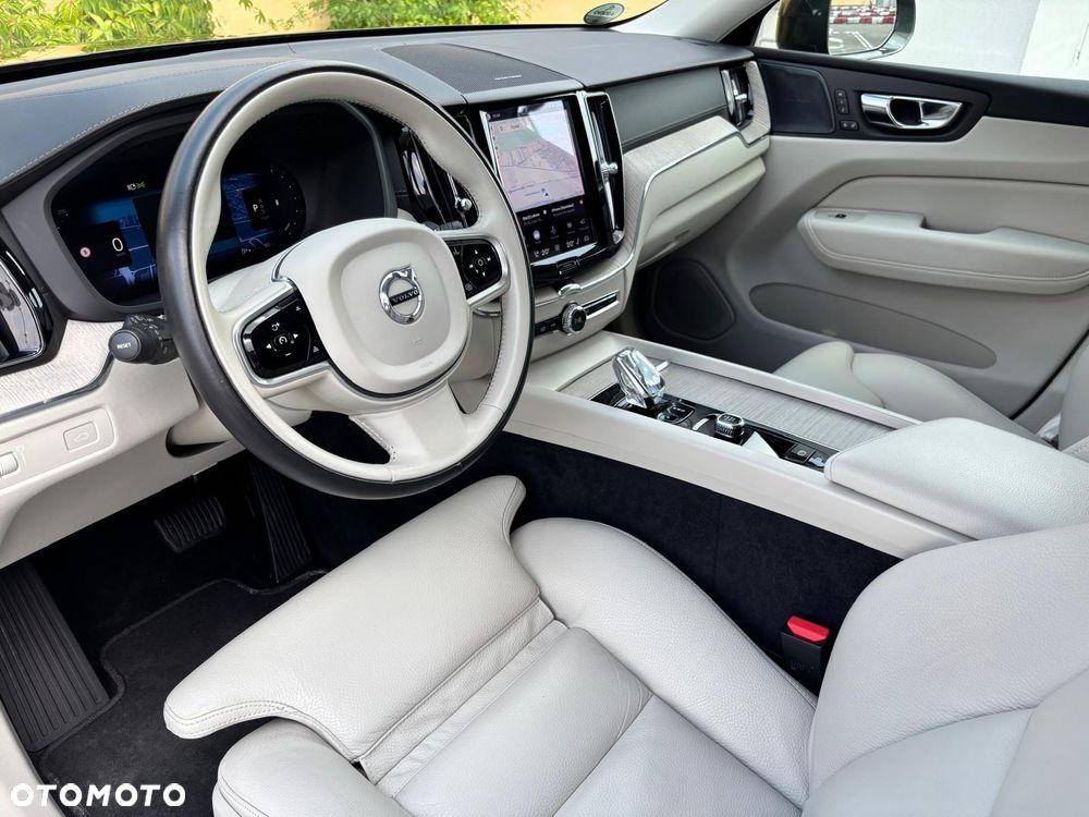 Volvo XC 60 B4 D Plus Bright - 22
