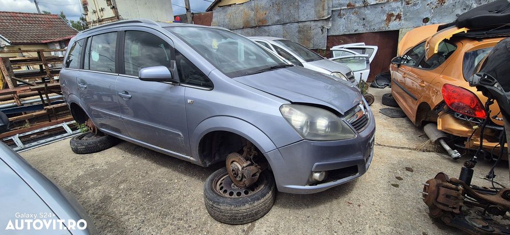 Dezmembram Opel Zafira B Z19DT 2006 - 5