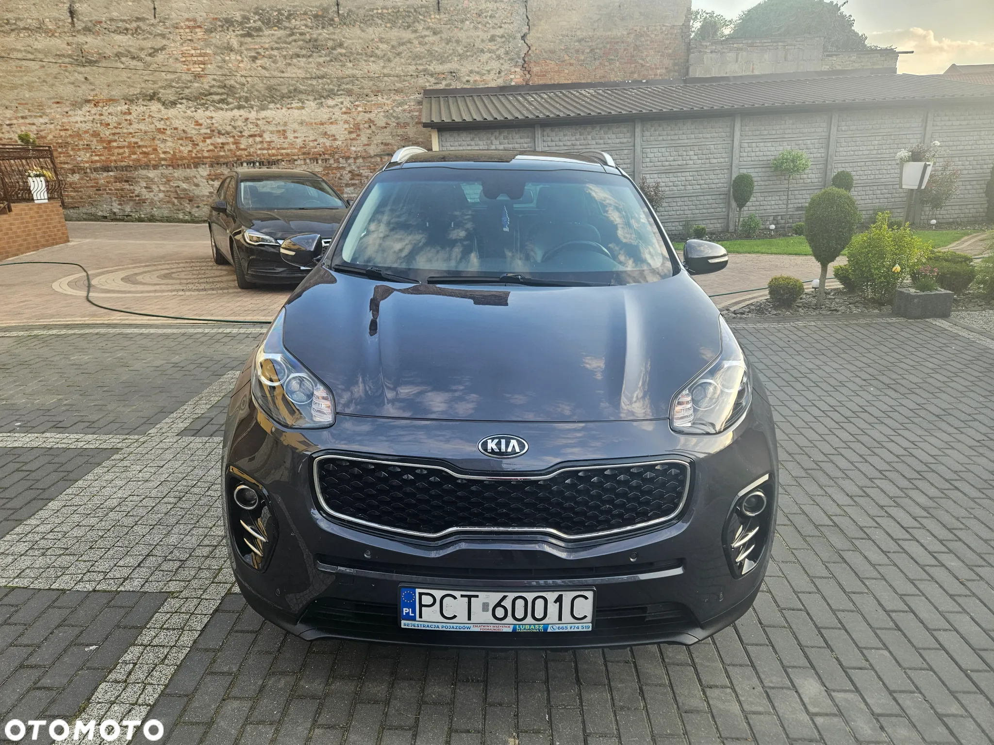 Kia Sportage 1.7 CRDI 2WD Dream-Team Edition - 2