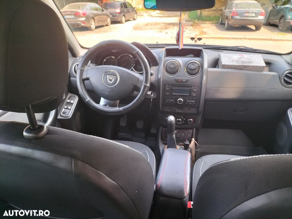Dacia Duster 1.6 4x2 Laureate - 8