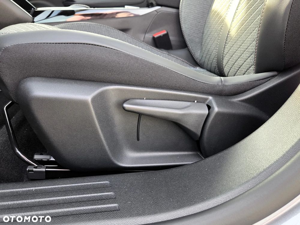 Peugeot 2008 PureTech mHEV Allure e-DCS6 - 22