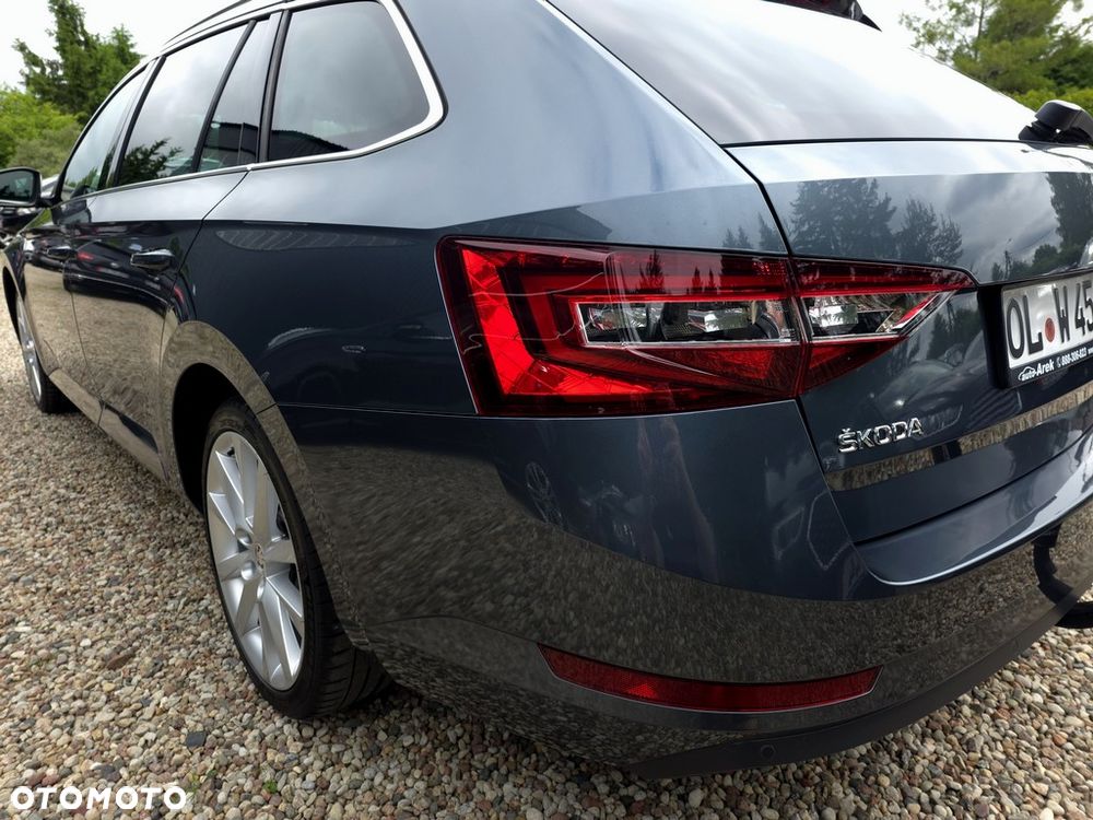 Skoda Superb 2.0 TDI Style DSG - 24