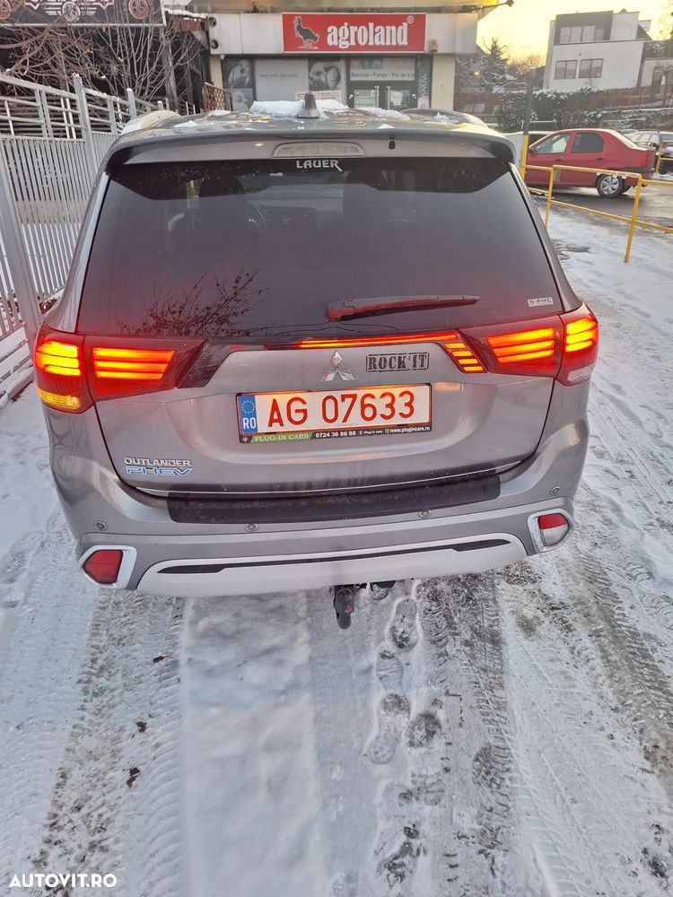 Mitsubishi Outlander PHEV 2.4 L 4X4 Instyle+ - 14