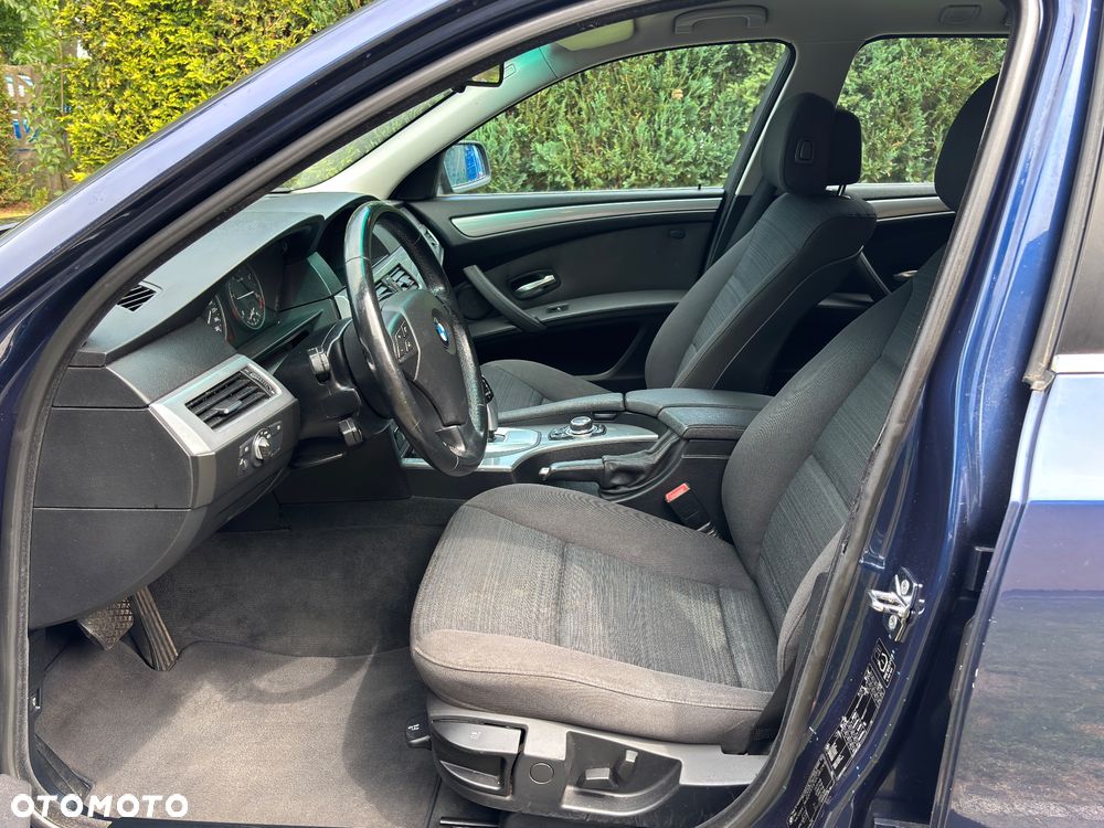 BMW Seria 5 520d - 28