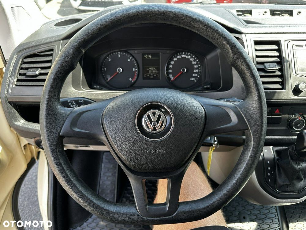 Volkswagen Caravelle - 18